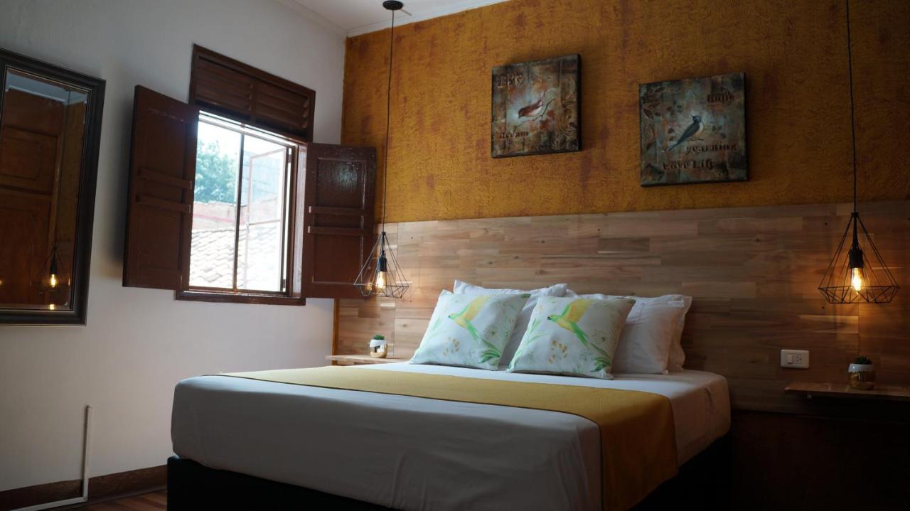El Jardin De La 10 Hotel Medellín Eksteriør billede