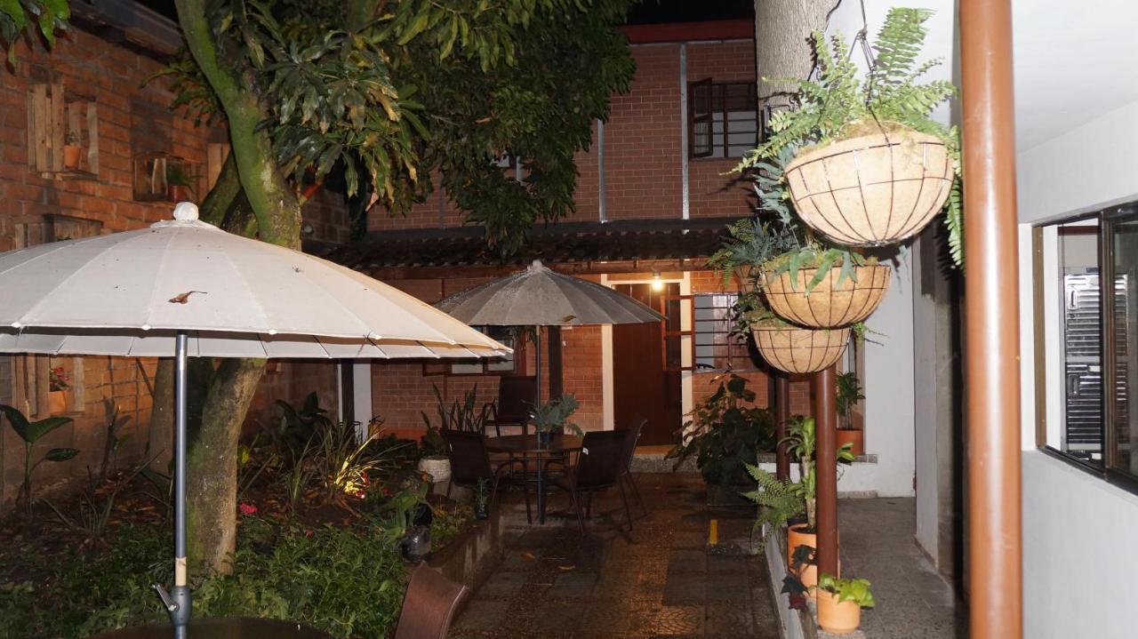 El Jardin De La 10 Hotel Medellín Eksteriør billede