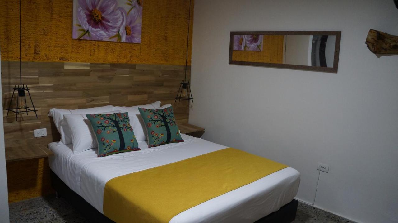 El Jardin De La 10 Hotel Medellín Eksteriør billede