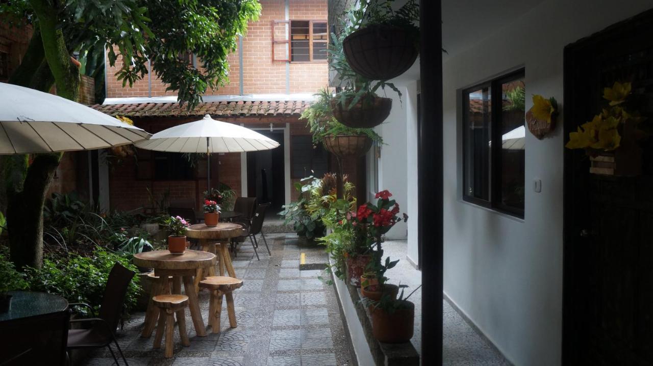 El Jardin De La 10 Hotel Medellín Eksteriør billede