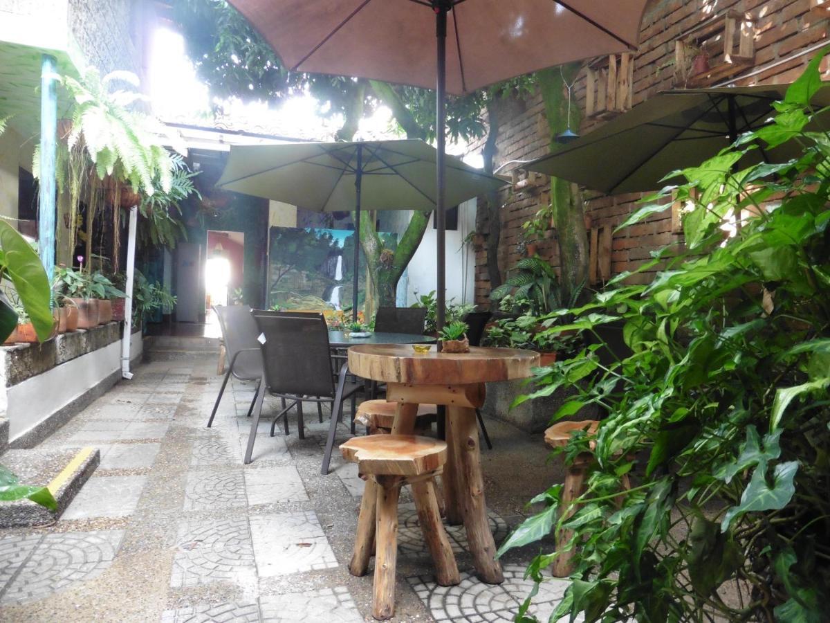 El Jardin De La 10 Hotel Medellín Eksteriør billede